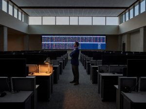 Risks in Bitcoin's $64,500 September CME futures backwardation