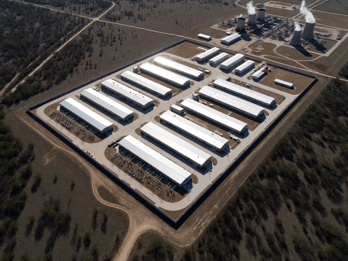 Marathon Digital's 5 EH/s immersion-cooled expansion in Granbury