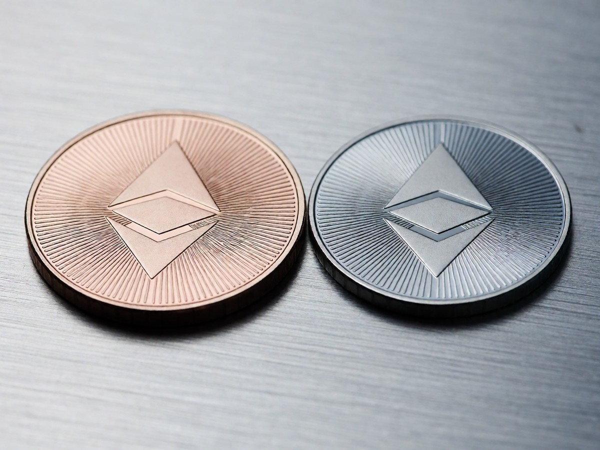 Rocket Pool's rETH vs Binance's wBETH: Liquid Staking Comparison