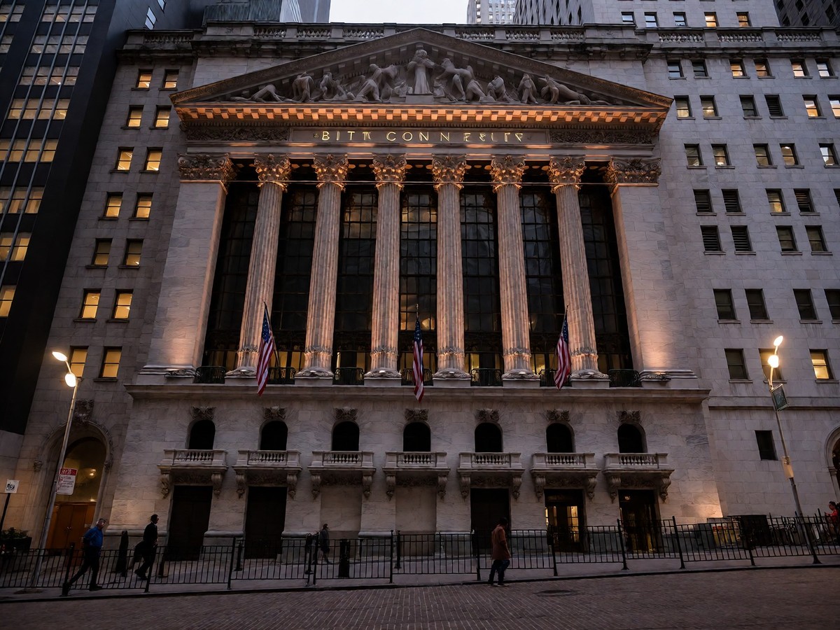 Institutional ETF concentration drives Bitcoin volatility near $80,000